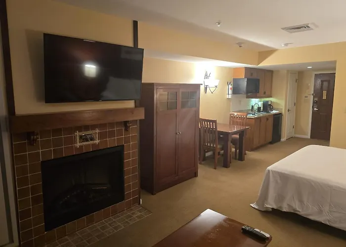 The Appalachian Hotel At Mountain Creek Resort - Pool, Hot Tub & Sauna